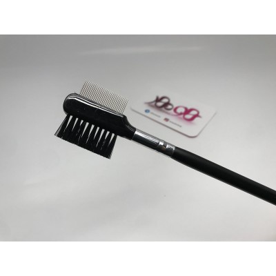 Double-sided eyebrow brush and comb suitable for arranging eyebrows and eyelashes