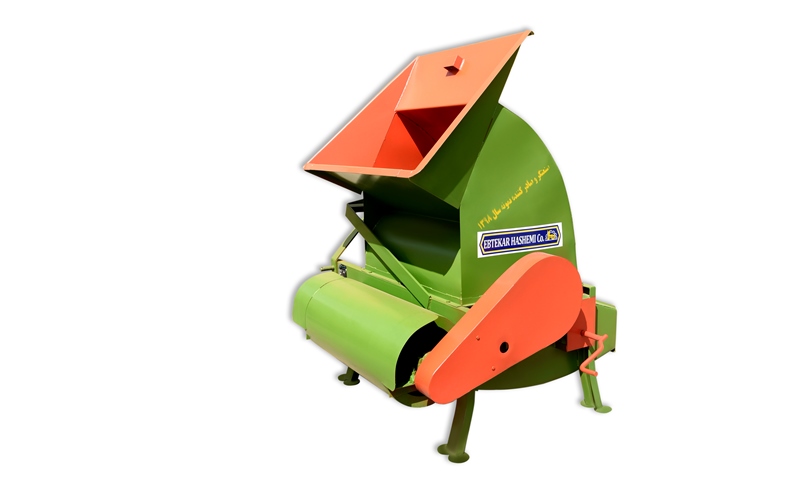 Forage shredder behind a tractor with a simple sieve of Ebtekar Hashemi Company