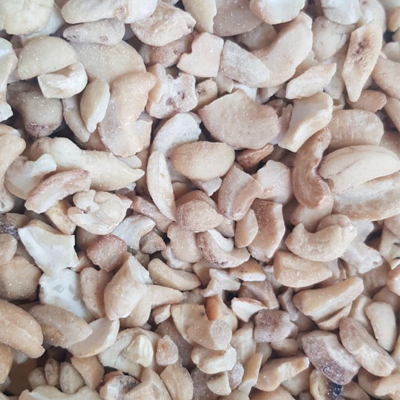 Broken cashews of premium quality