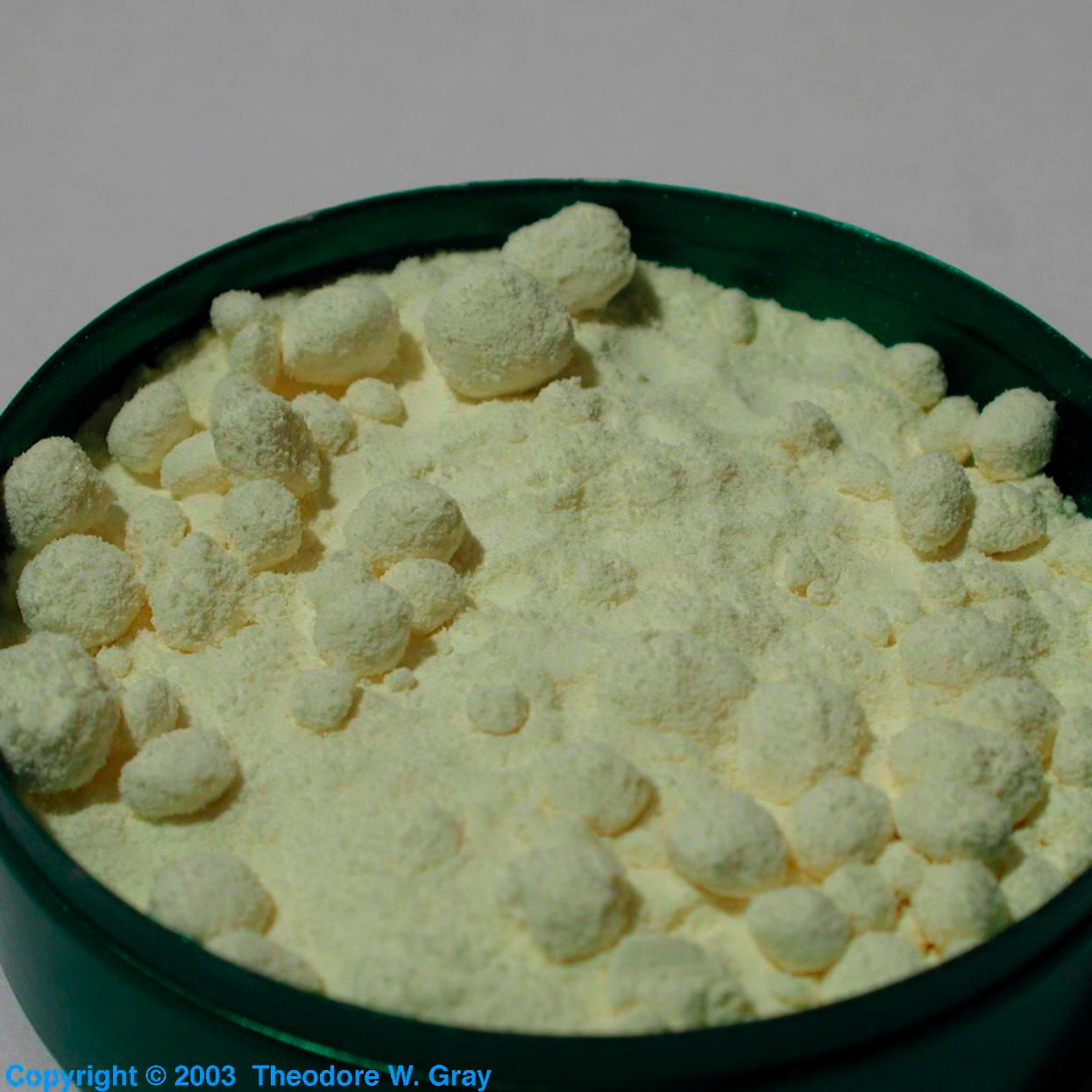 Micronized sulfur powder