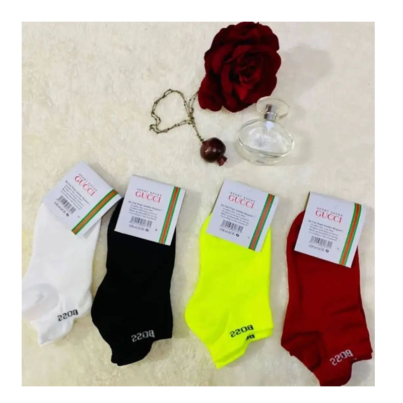 Free size sports socks, suitable for size 36 to 40 in 4 colors