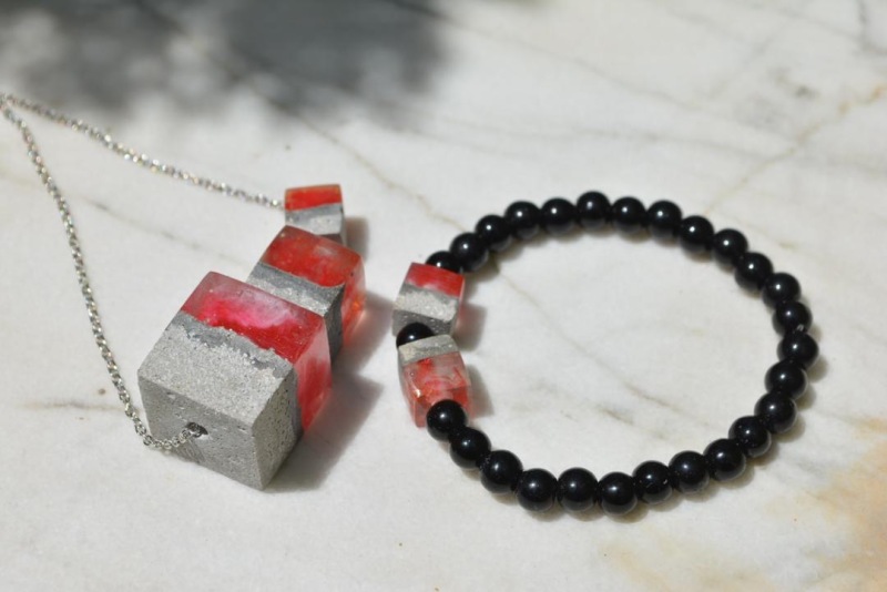 Set of concrete necklaces and bracelets and cubic resin