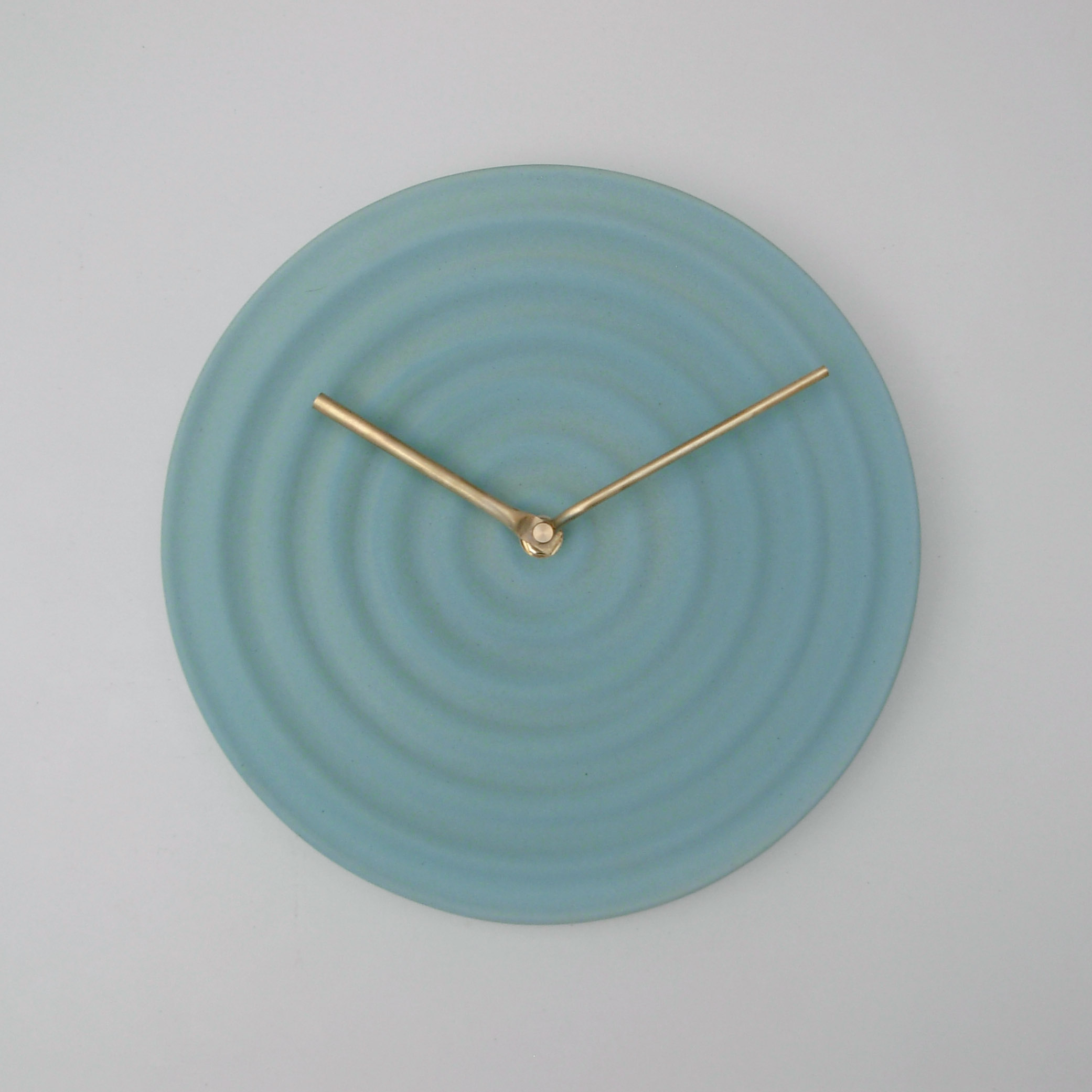 Minimal wall clock is blue