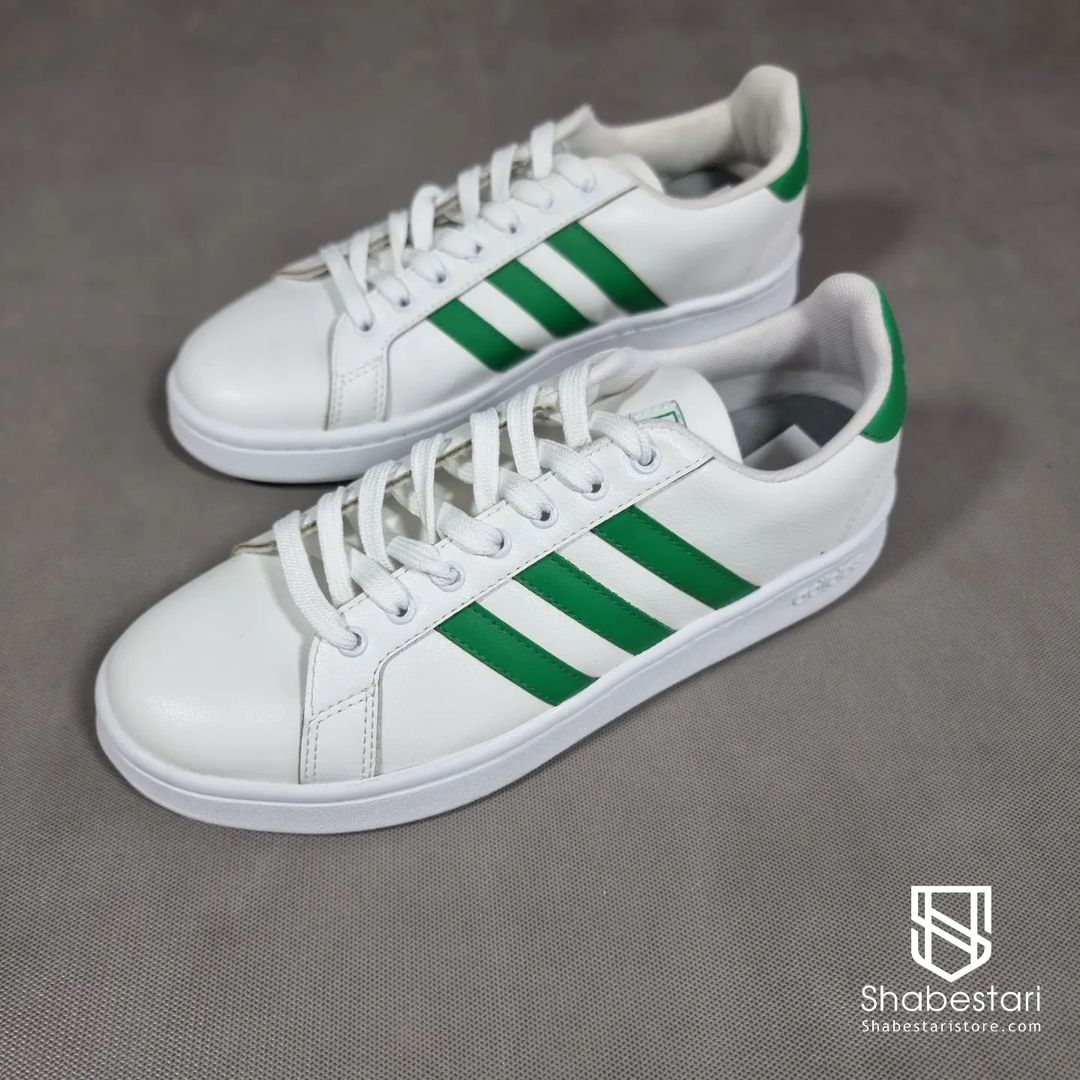 Adidas linen in color and complete size