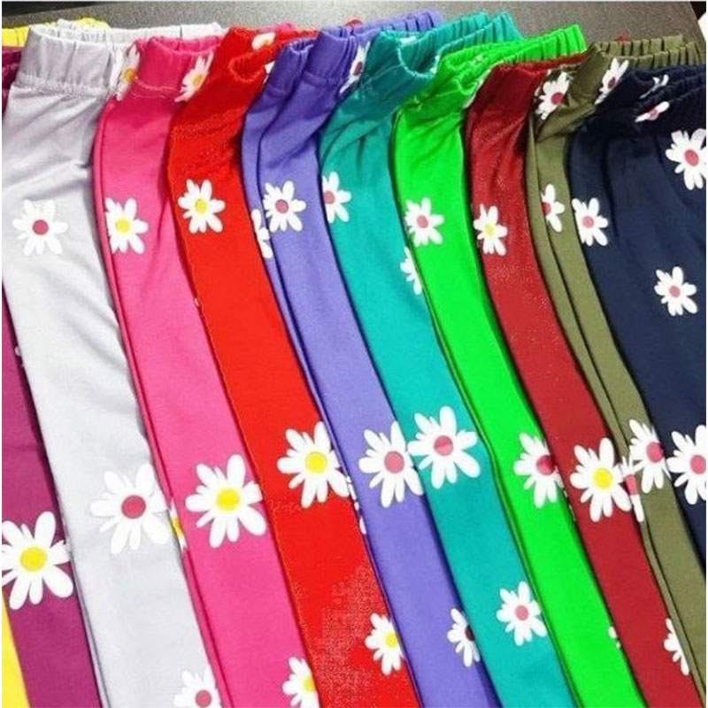 T -shirts and shorts of chamomile design