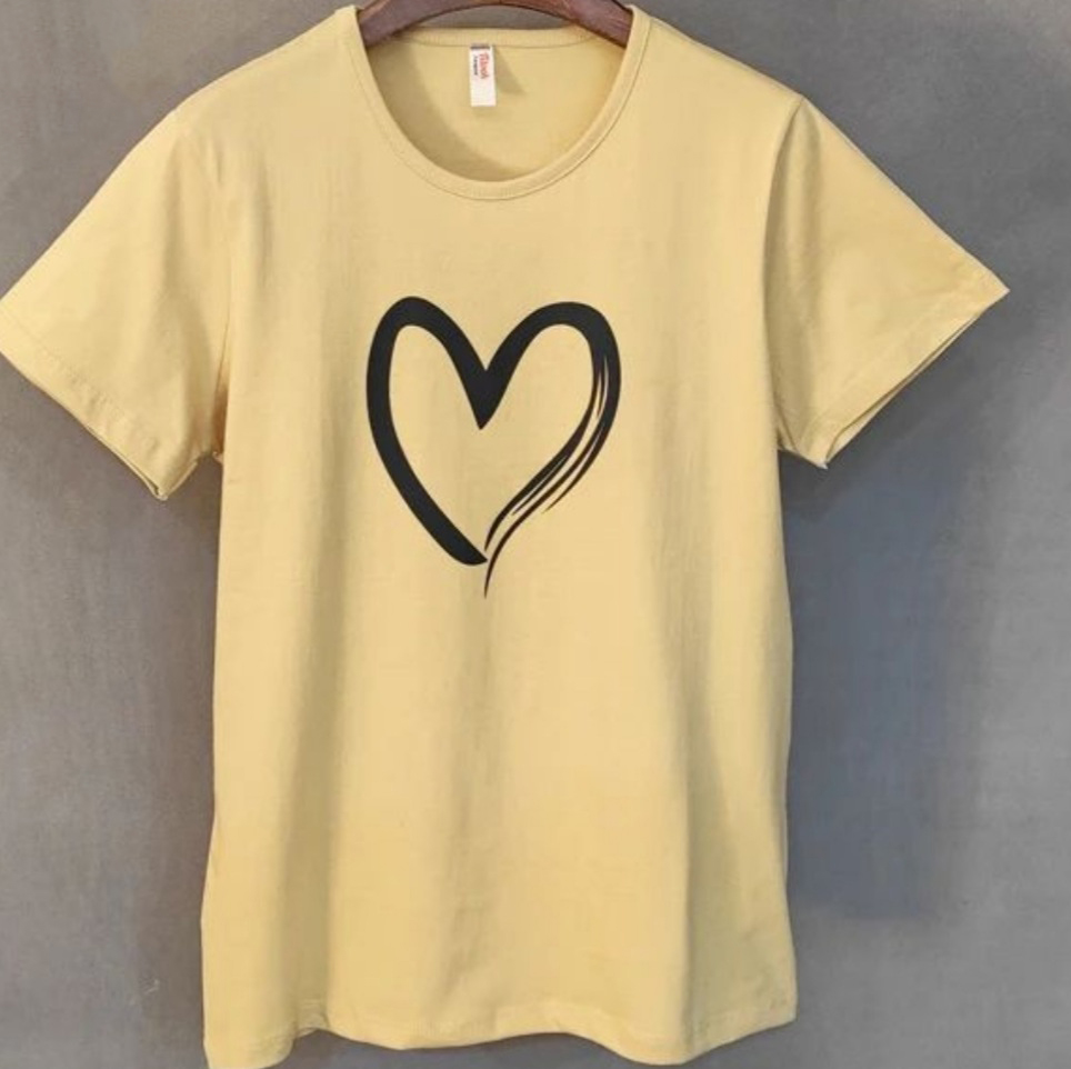 خرید عمده تیشرت دخترانه مدل heart miror از جنس سوپرنخ پنبه فری سایز دارای رنگبندی
