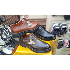 wholesale Men's leather shoes with straps