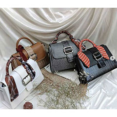 wholesale Women's buckle handbag