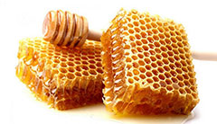 عسل  ۸۰۰گرمی موم دار