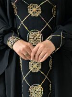 عبای مجلسی مدل جانان تک رنگ مشکی از جنس پارچه ابر و بادی - Image 3