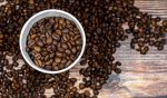 دانه قهوه روبوستا ( Robusta )، بسته‌های 1 کیلوگرمی، تولیدشده در ویتنام