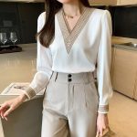 بلوز آستین بلند زنانه موهر سفید یقه هفت گلدوزی شده