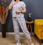 ست تیشرت کراپ و شلوار برمودا از جنس نخ دارای بیش از 50 طرح فری سایز تا سایز 44 - Image 2