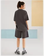 تیشرت شلوارک 2 تکه با لوگوی سفارشی 100% پنبه ای رنگبندی موجود در تصاویر سایز S M L XL - Image 2