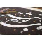 تابلو فرش طرح بیمار خنده های توام زمینه مشکی