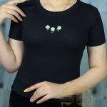 کراپ زنانه جنس فانریپ گلدوزی شده طرح گل - Image 3